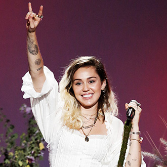 Песня Miley Cyrus - Handstand